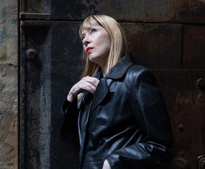 SUZANNE VEGA